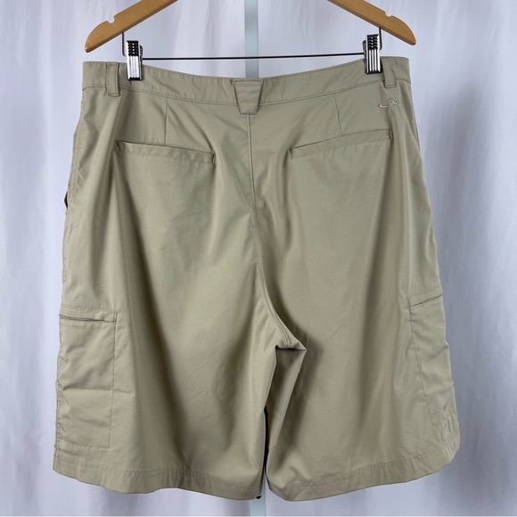 C9 Champion Men's Size 38 Khaki Golf Shorts Flat Front Active Lightweight Cargo - Picture 2 of 8